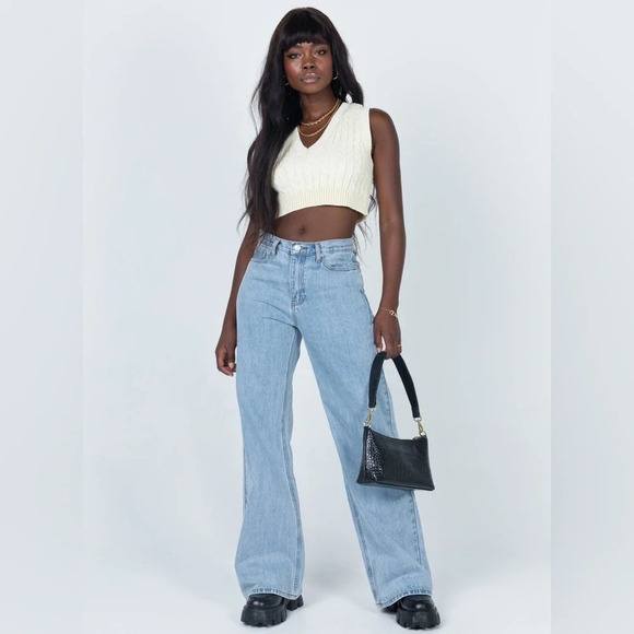 Princess Polly Sydney Cropped V-Neck Sweater Vest in Cream Size S/M - Picture 3 of 13